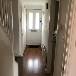 Lovely 3 Bed Semi Detached House With Off Street Parking Located In A Quiet Close , London United Kingdom