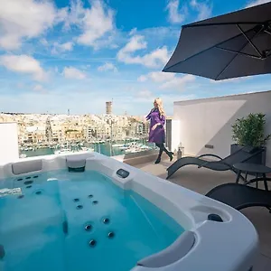 The Address Seafront With Hot Tub , Pieta Malta