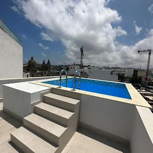 Korzo Luxury Penthouse With Pool , Msida Malta